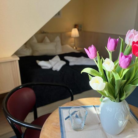 Hotel - Pension Zur Mole Wiek auf Rügen Extérieur photo