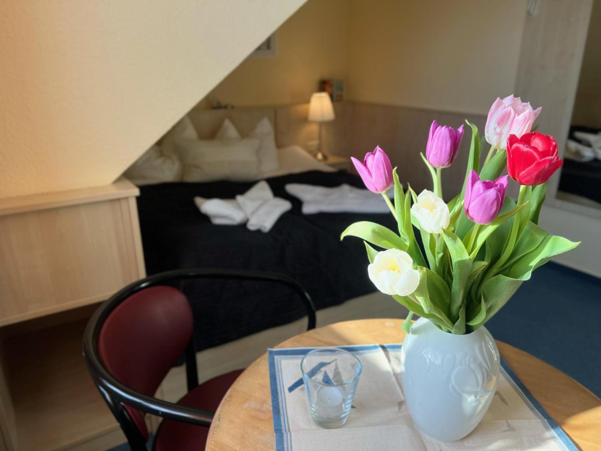 Hotel - Pension Zur Mole Wiek auf Rügen Extérieur photo