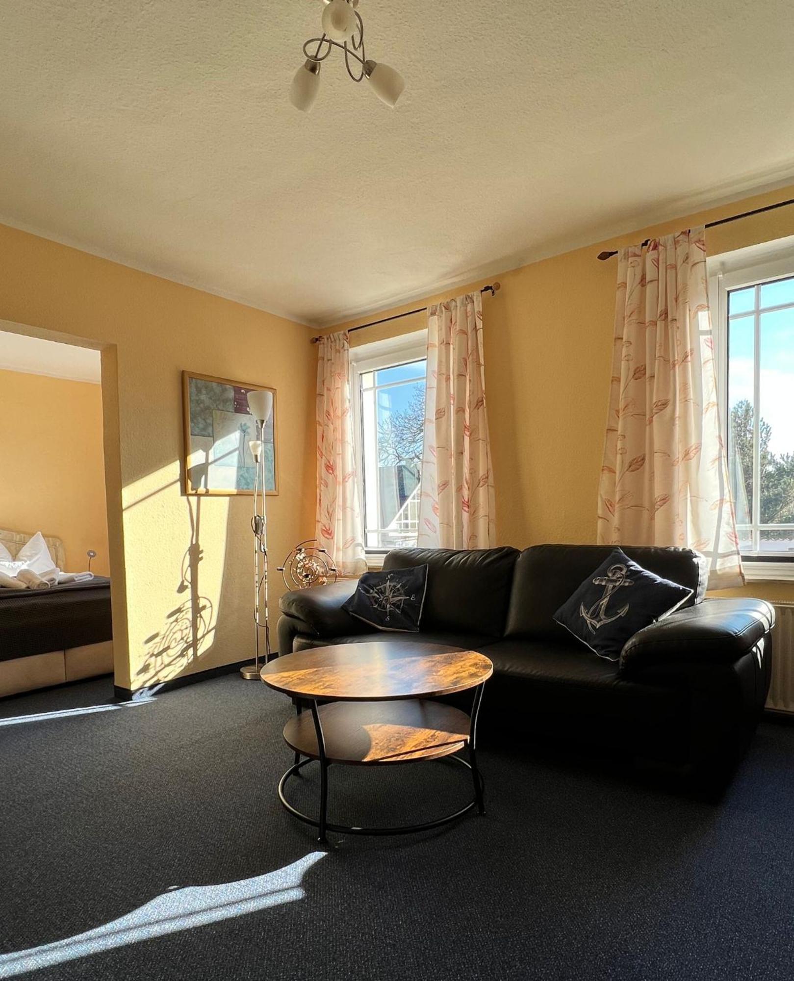 Hotel - Pension Zur Mole Wiek auf Rügen Extérieur photo